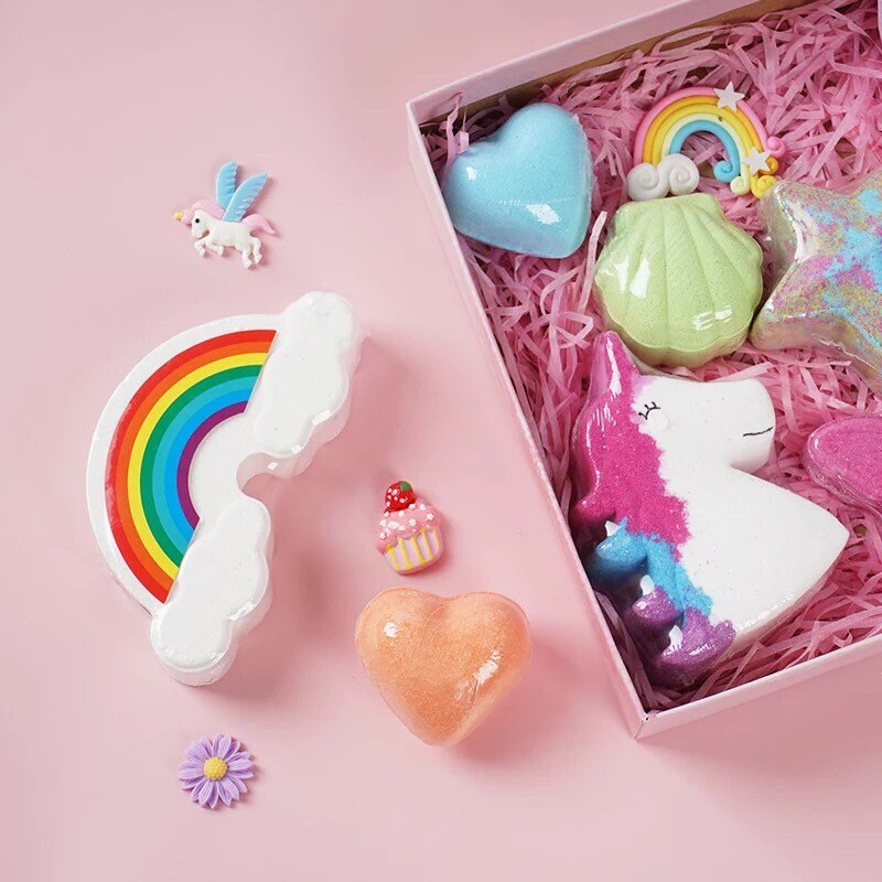 PRIVATE LABEL Wholesale Luxury PREMIUM quality Kids Fizzy Bubble Bath Bombs Unicorn Rainbow Colourful Bath Bombs With Toys 13 pcs kit